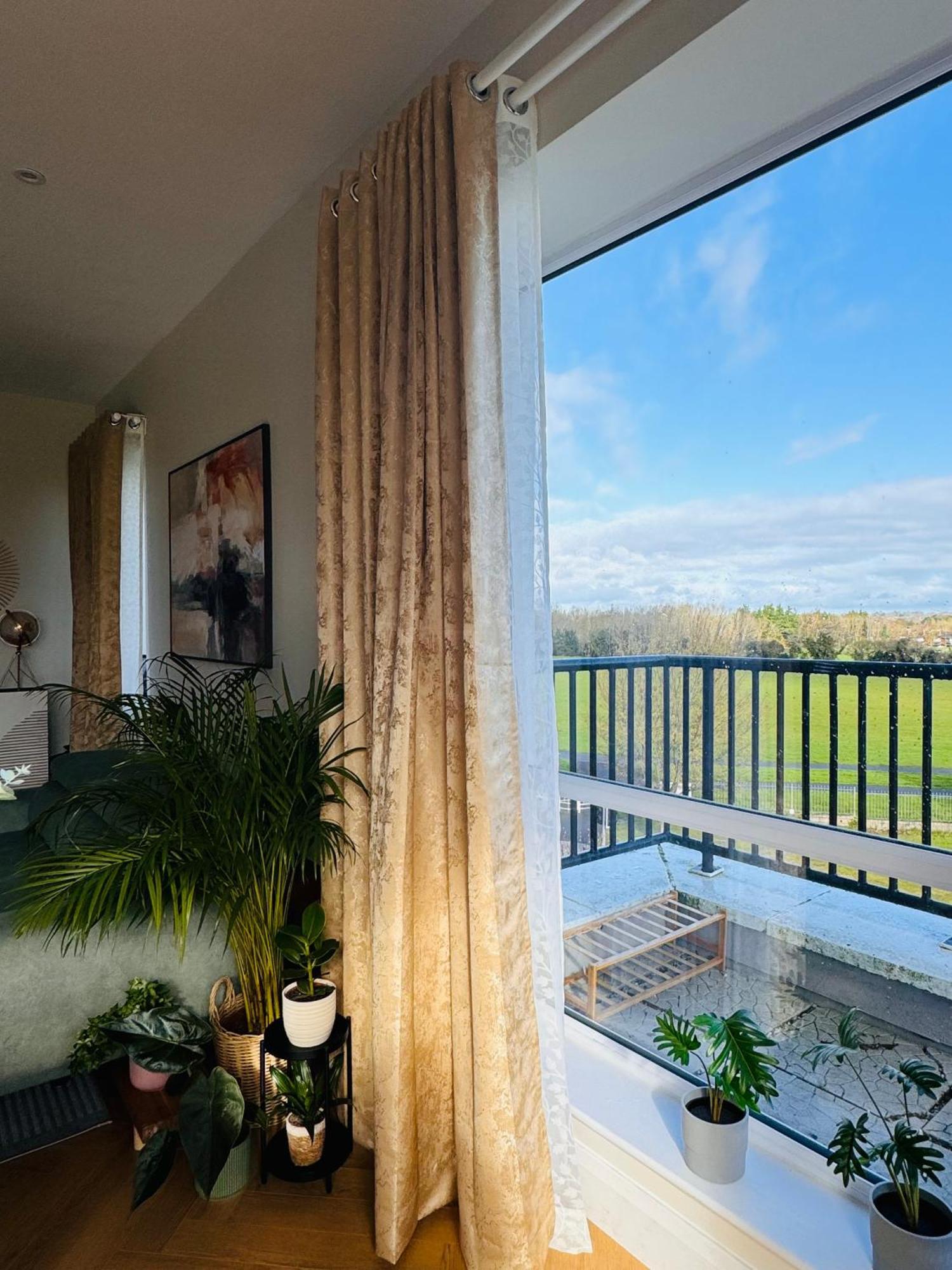 Finnstown Hall- Private Room In Shared Apartment With The Host Δουβλίνο Εξωτερικό φωτογραφία